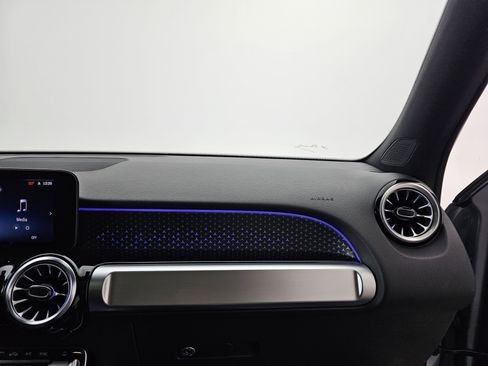 صورة السيارة