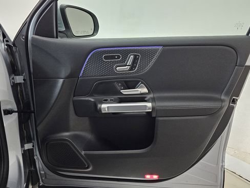 صورة السيارة