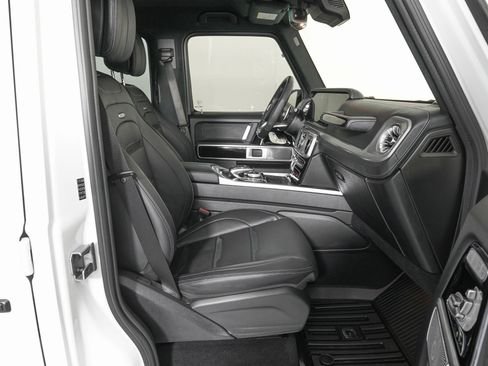 صورة السيارة