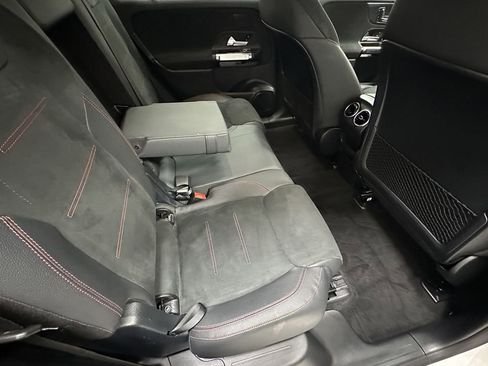 صورة السيارة